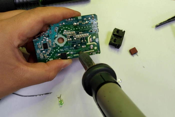 Remove-every-component-from-the-PCB